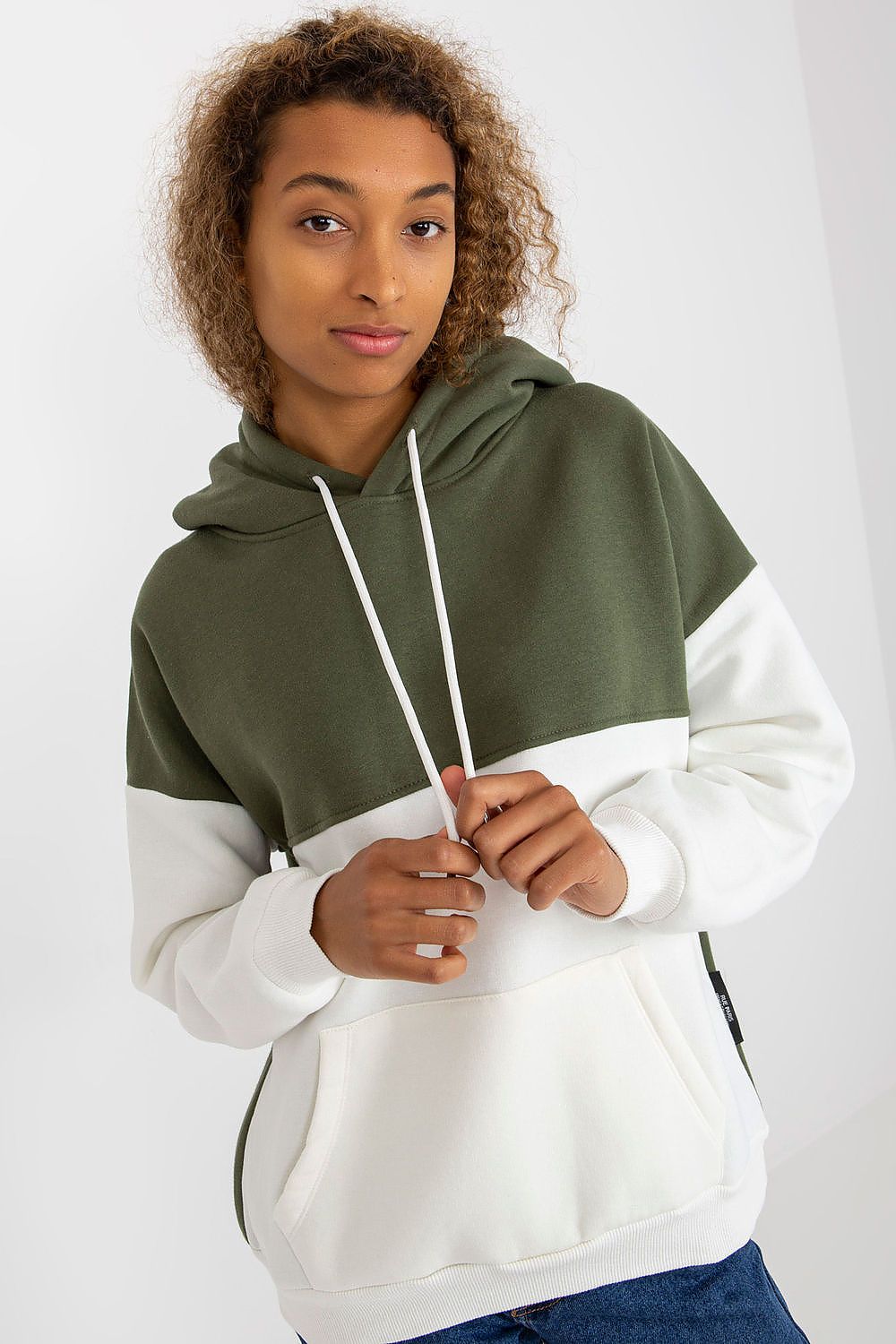 Sweatshirt model 172511